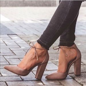 Steve Madden || Pampered Heel in Blush Nubuck